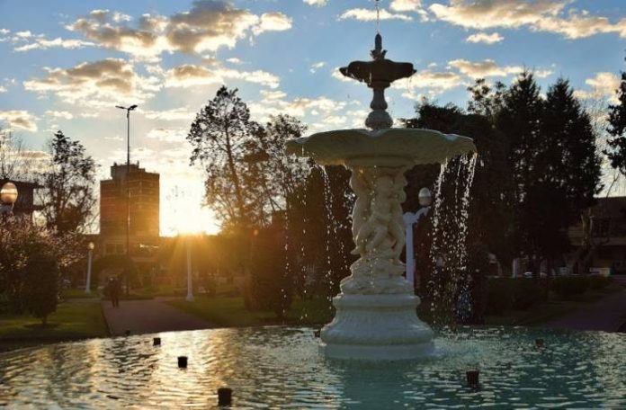 Fuente Plaza Colón