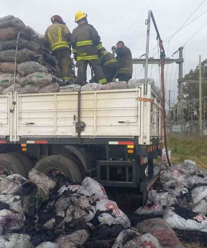 Incendio camión carbón