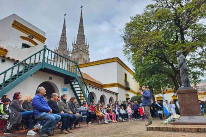 Homenaje a Enrique Udaondo