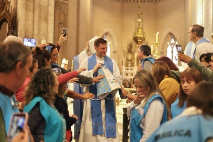 Cambio de manto Virgen 2026