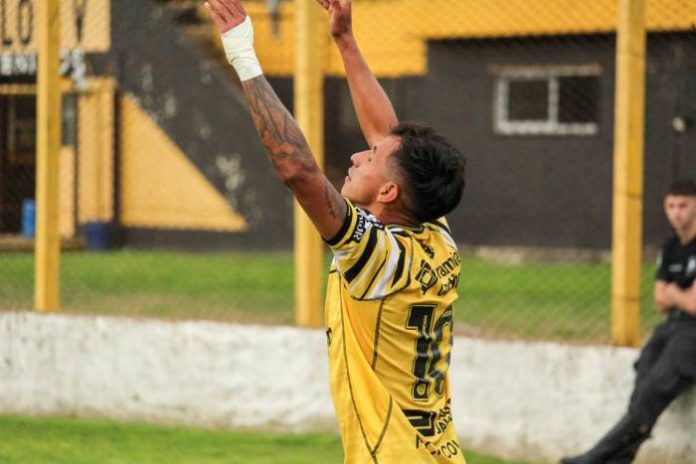 Flandria Villa Dálmine Franco Bustamante Gol