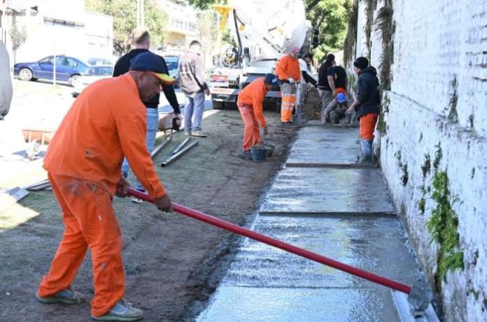 Reconstrucción veredas Cementerio Municipal