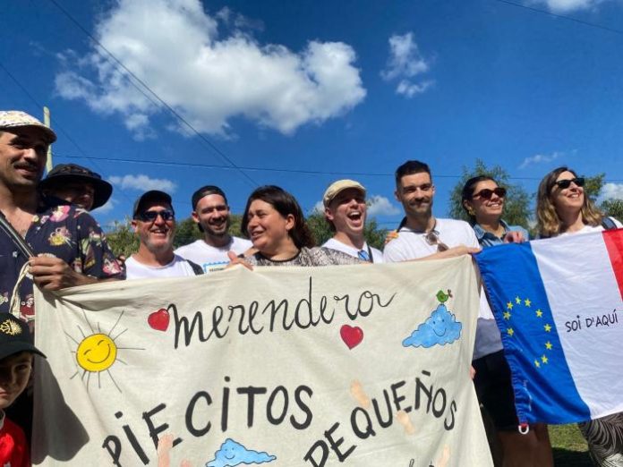 Franceses Merendero Piecitos Pequeños