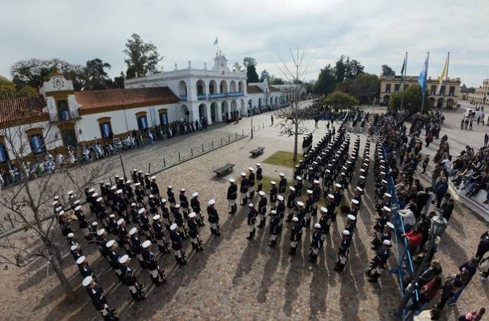 25 de Mayo Desfile del Colegio Militar de la Nación