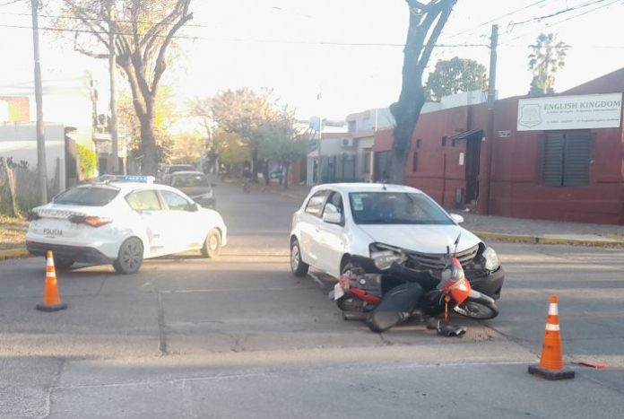 choque moto auto Rawson Las Heras