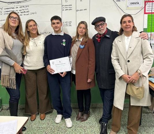 Alumno becado: el orgullo de escuela