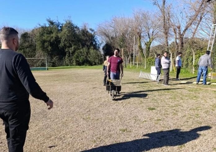 Hockey Parque Esperanza cancha césped sintético